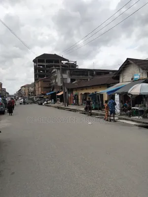 10bdrm Bungalow in Cameroon Road, Aba Expressway for sale