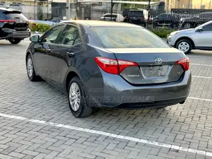 Toyota Corolla LE 4dr Sedan (1.8L 4cyl CVT) 2017 Gray