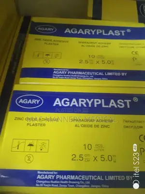 Box of Agary Zinc Oxide Adhesive Plaster