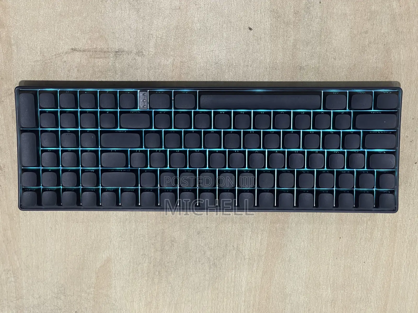Mechanical Keyboard (Aula S100)