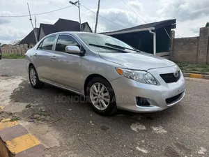 Toyota Corolla LE 4dr Sedan (1.8L 4cyl 4A) 2010 Silver