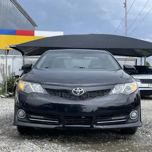 Toyota Camry SE 4dr Sedan (2.5L 4cyl 6A) 2013 Black