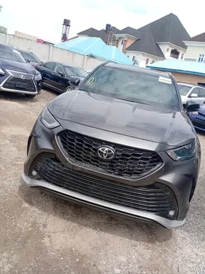Toyota Highlander XSE AWD 2023 Gray