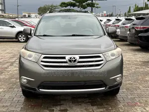 Toyota Highlander 3.5L 4WD 2013