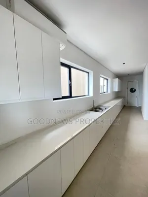 5bdrm Duplex in Banana Island for sale