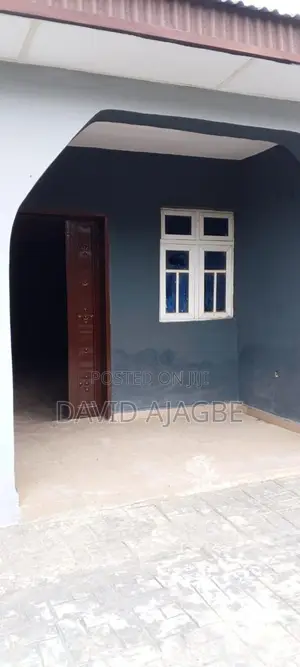 3bdrm Block of Flats in Anuoluwa Estate, Akobo for rent