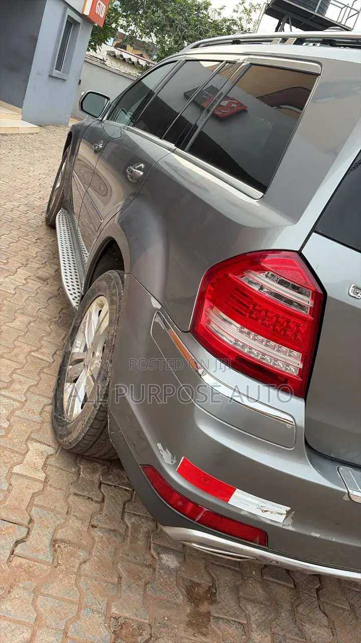 Mercedes-Benz CL 2010 Gray