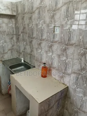 Mini Flat in Ishaga, Berger for rent