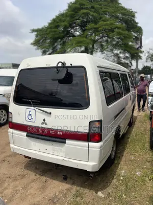Mitsubishi Delica 2011 White