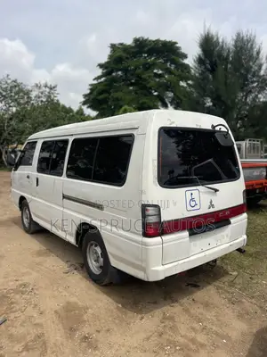 Mitsubishi Delica 2011 White
