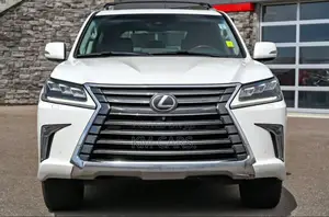 Lexus LX 570 AWD 2017 White