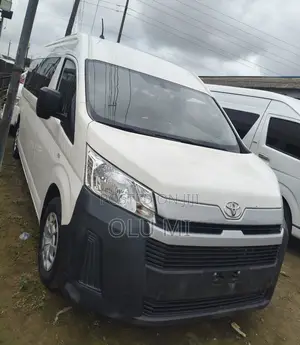 Toyota HiAce 2021 White
