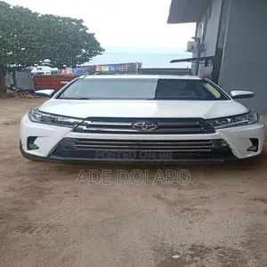 Toyota Highlander Limited 4dr SUV AWD (3.5L 6cyl 6A) 2014 White