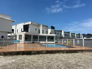 3bdrm Duplex in Chevron for rent
