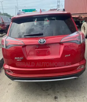 Toyota RAV4 XLE AWD (2.5L 4cyl 6A) 2016 Red