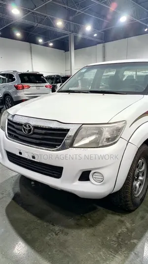 Toyota Hilux 2013 White