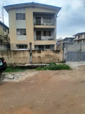 2bdrm Block of Flats in Soluyi for sale