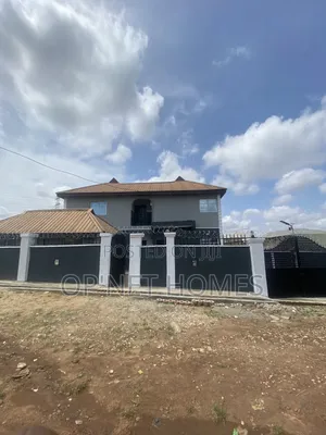20bdrm Apartment in Akure for sale
