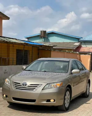 Toyota Camry LE 4dr Sedan (2.4L 4cyl 5A) 2009 Gold