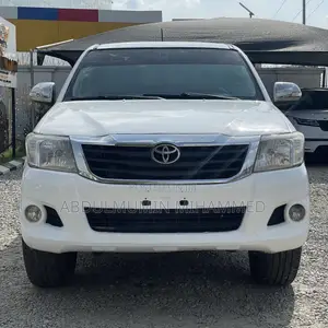 Toyota Hilux 2009 White