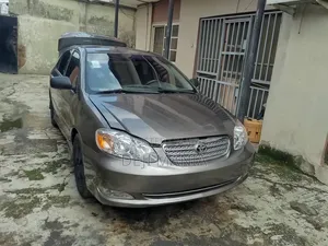 Toyota Corolla LE 2004 Gray