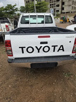 Toyota Hilux 2014 White
