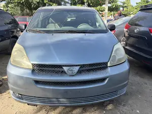Toyota Sienna LE AWD 2005 Blue