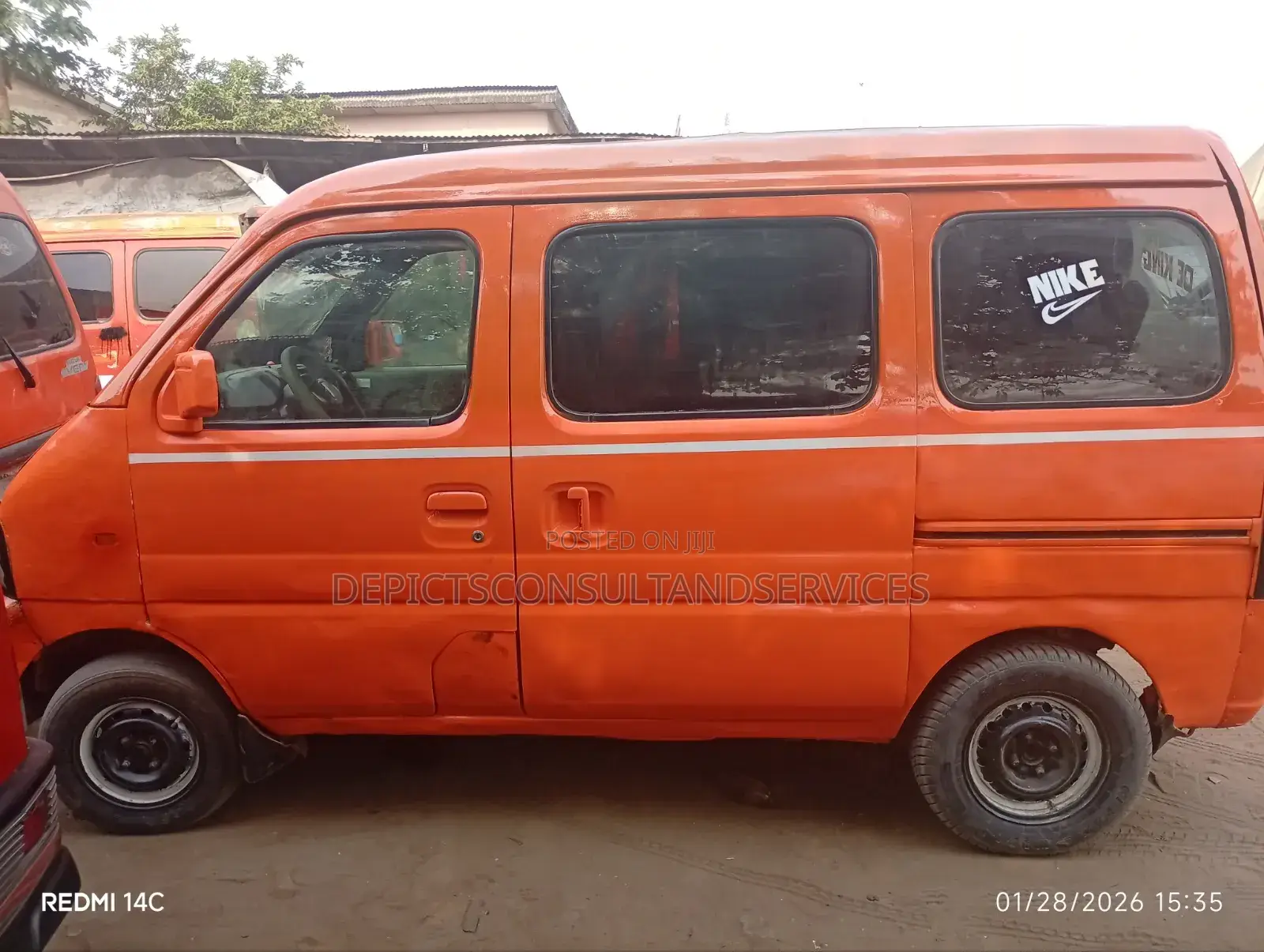 Suzuki APV Minibus 2011 Orange