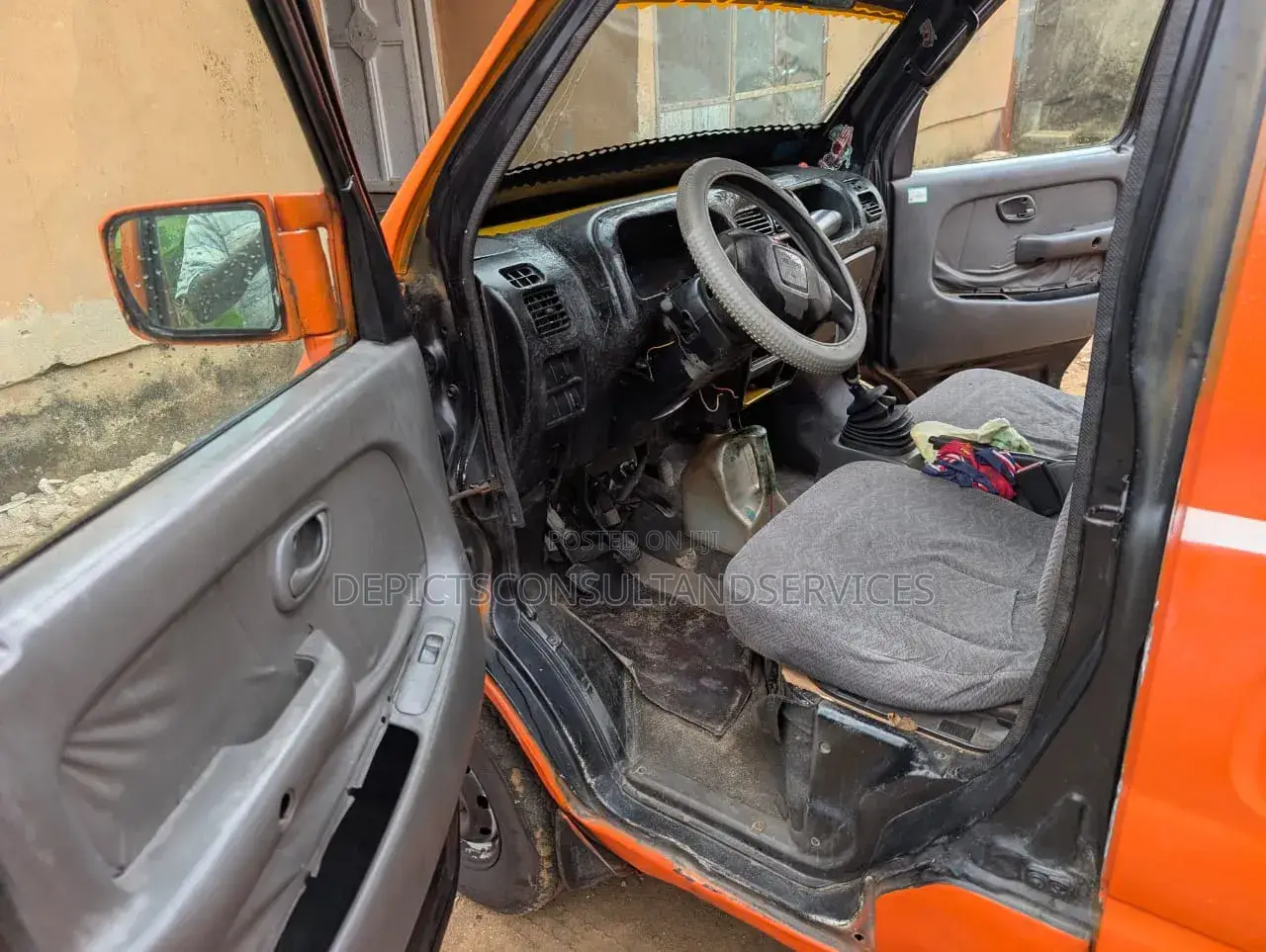 Suzuki APV Minibus 2011 Orange