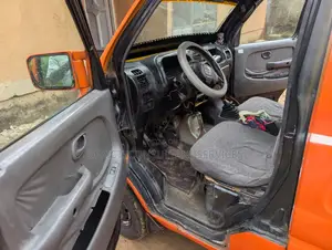 Suzuki APV Minibus 2011 Orange