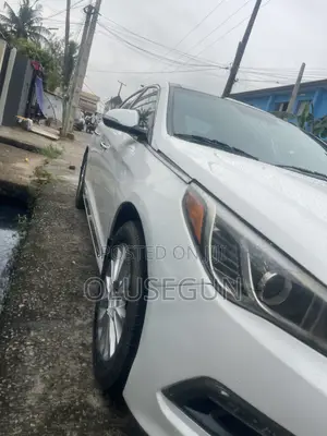 Hyundai Sonata Limited Sedan FWD (2.4L 4cyl 6A) 2017 White