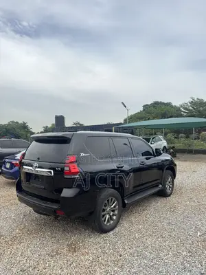 Toyota Land Cruiser Prado 4.0 Petrol GX-L 2015 Black