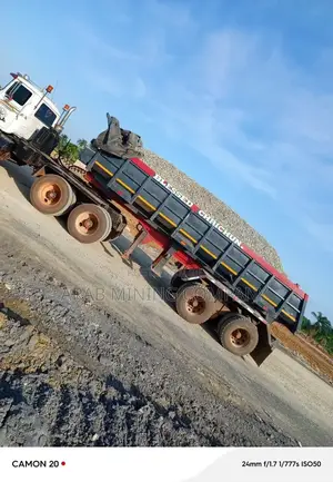 35tones of Granite