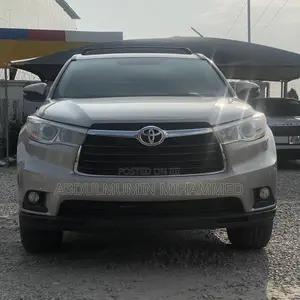 Toyota Highlander 2015 Gold