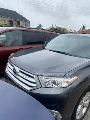 Toyota Highlander Limited 2011 Gray