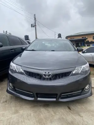Toyota Camry SE V6 4dr Sedan (3.5L 6cyl 6A) 2013 Gray