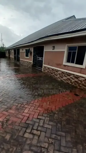 Furnished 2bdrm Apartment in Houseland Real, Benin City for rent