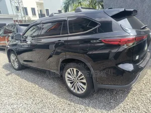 Toyota Highlander Platinum FWD 2024 Black