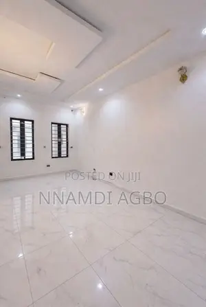 Mini Flat in Chevron for rent