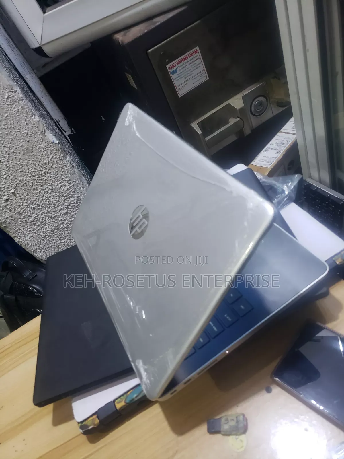 Laptop HP 14-ep0063 4GB AMD A4 SSD 60GB
