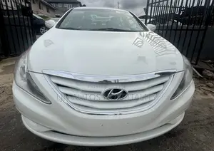 Hyundai Sonata GLS Sedan FWD (2.4L 4cyl 6A) 2013 White