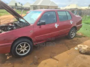 Volkswagen Vento 2000 Red