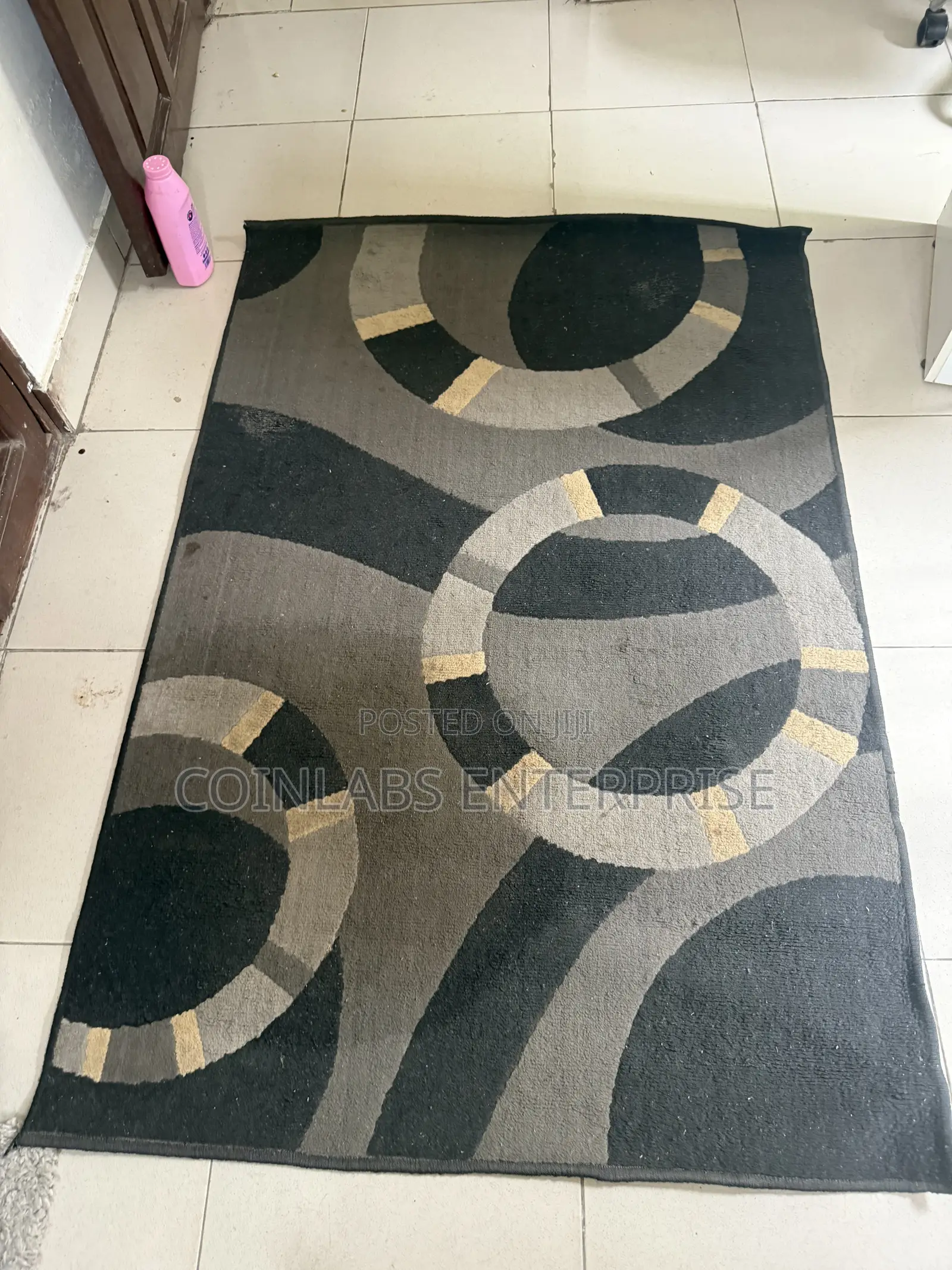 Black Center Carpet