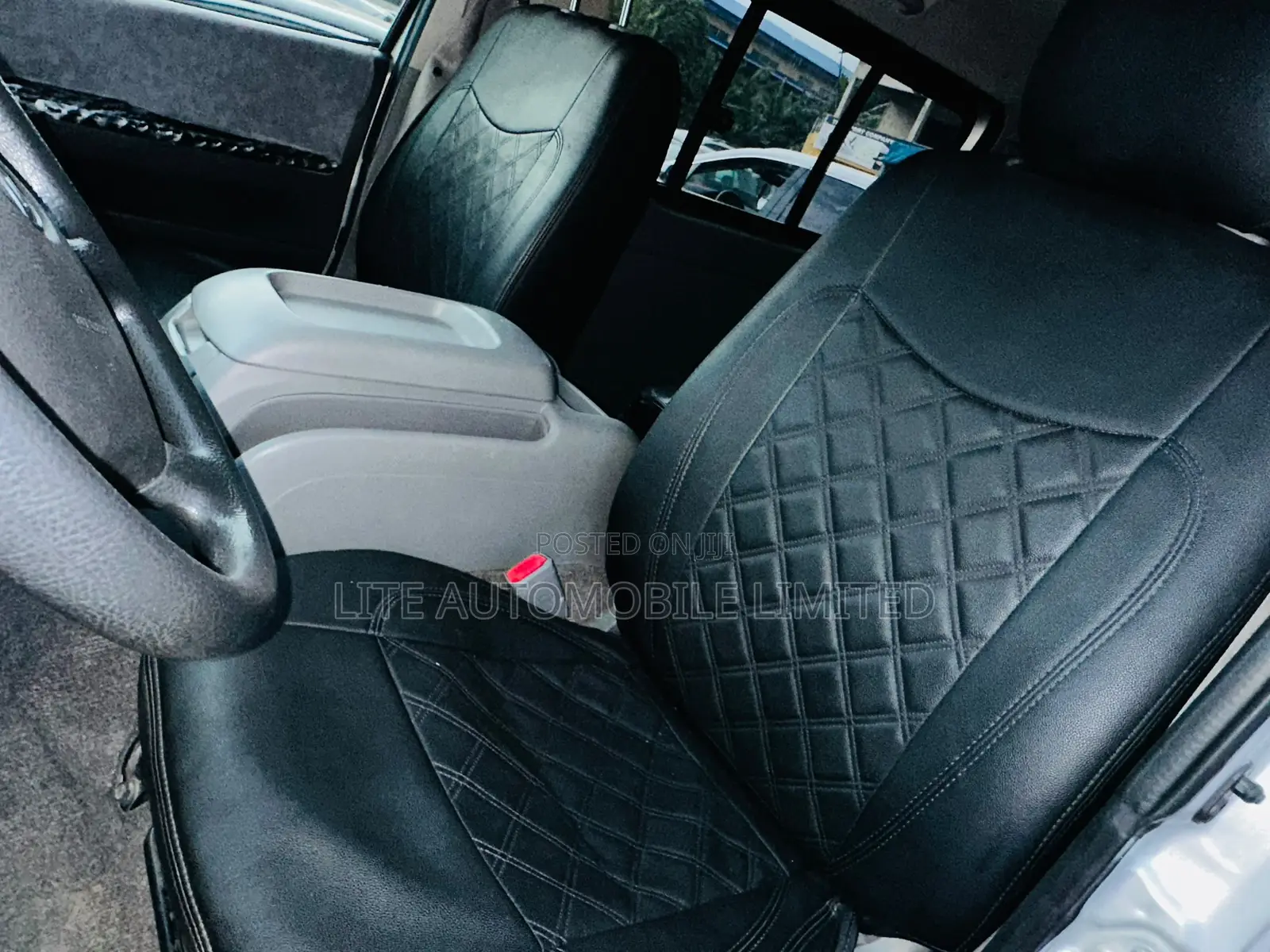 Toyota HiAce 2012 Silver