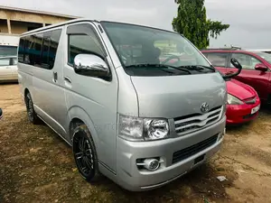 Toyota HiAce 2012 Silver
