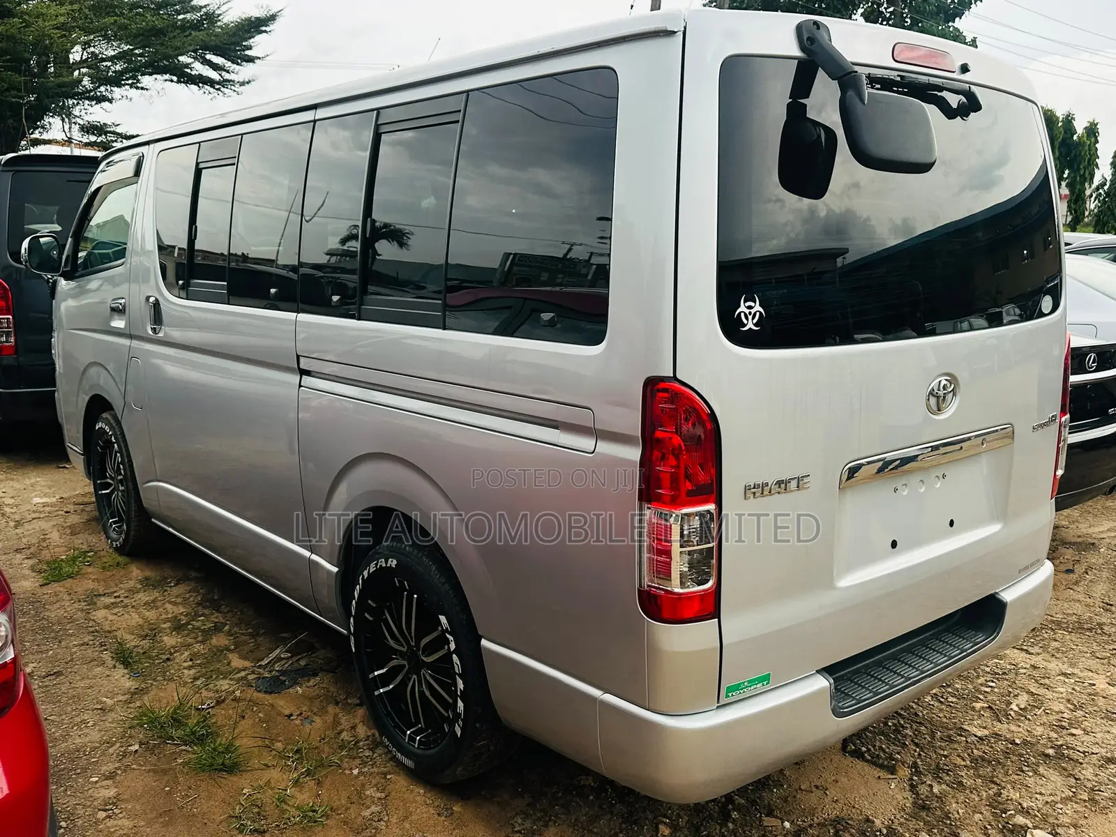 Toyota HiAce 2012 Silver