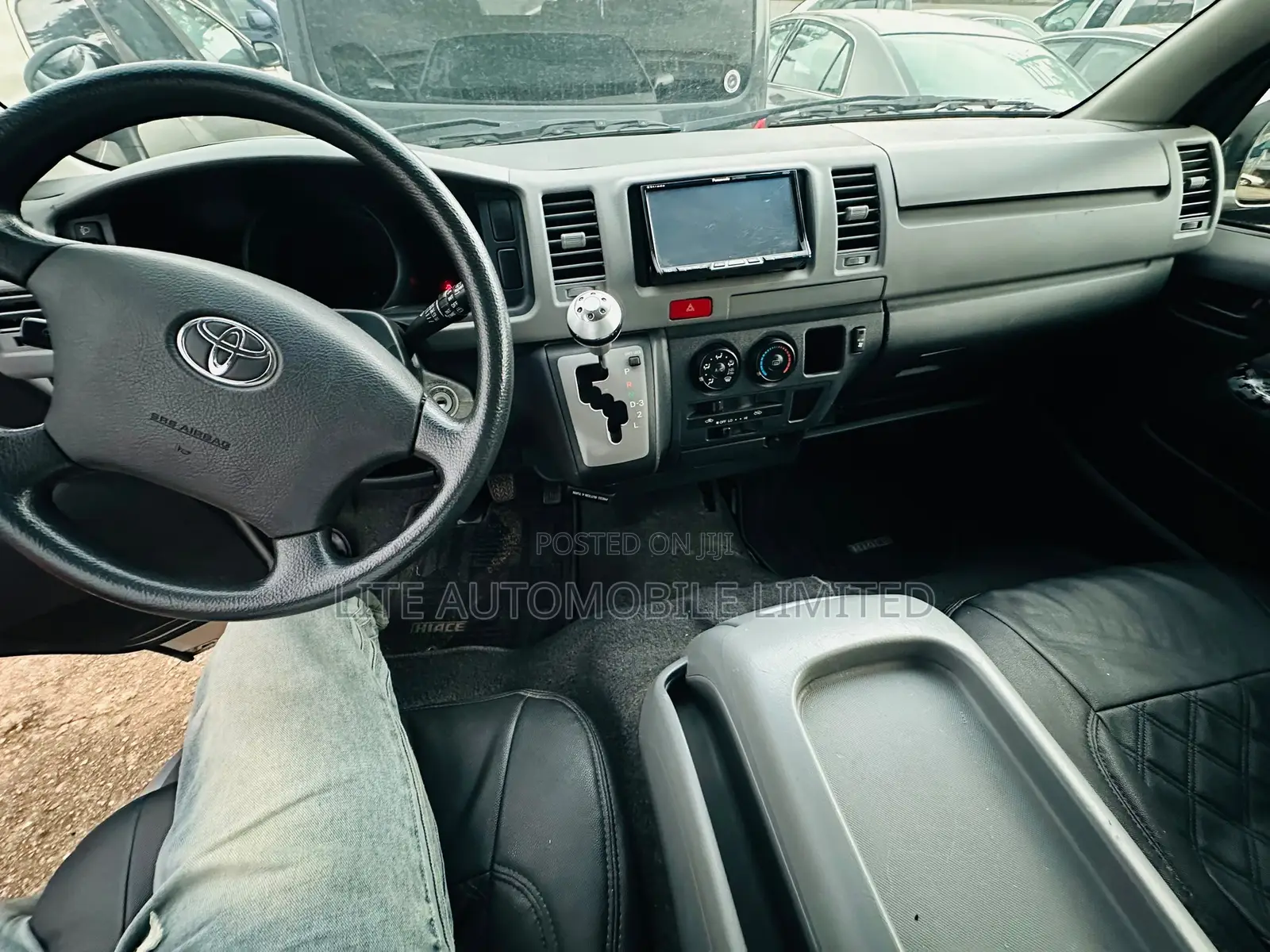 Toyota HiAce 2012 Silver