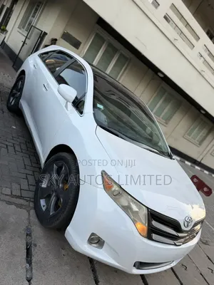 Toyota Venza XLE 2010 White
