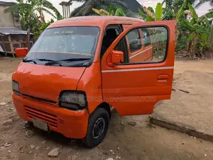 Suzuki APV Minibus 2011 Orange