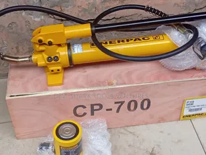 10-Ton Enerpac Hydraulic Jack With Hand Pump(Cp-700)